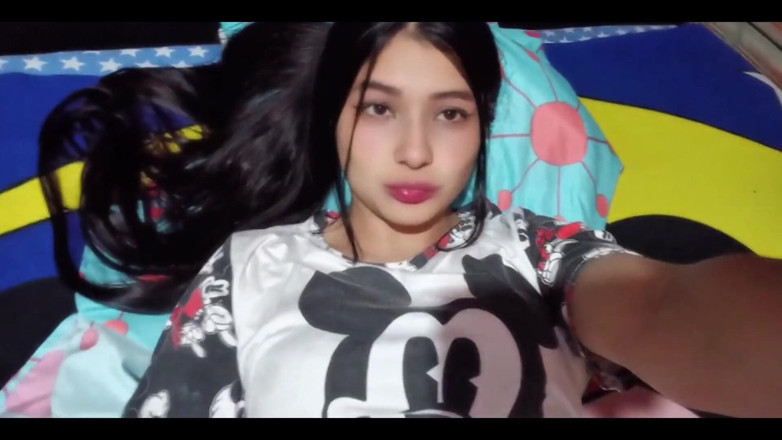 Yulieth Gomez: 18歳の女子大生がオナニーする