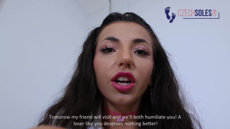 Czech Soles - foot fetish content: 生意気なティーンプリンセスの汚れたスニーカーの屈辱