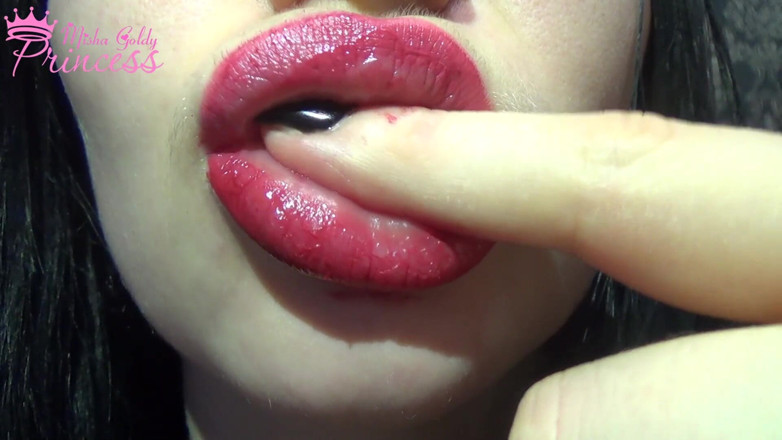 Goddess Misha Goldy: 2 lipsticks and gloss for my sexy lips!