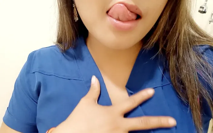Martin13: The Nurse Uses Her Boss's Office to Masturbate Live in...