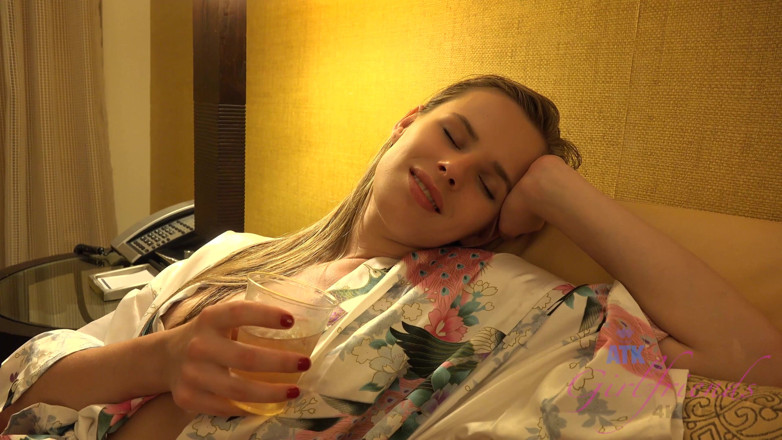 ATK Fans (Girlfriends): Vacaciones virtuales con tan guapa Jillian Janson 9/10