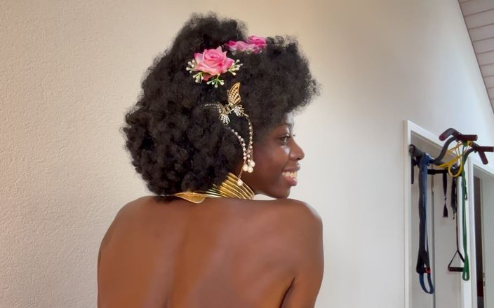 Missblackreey: 完美的跨人种肛交与肛交奶油派