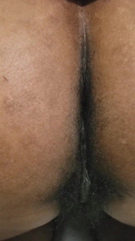 Latina-amateurin Mit Großen Kurven - Schönheit Mit Dickem Hintern Und Kurviger Körper Präsentieren