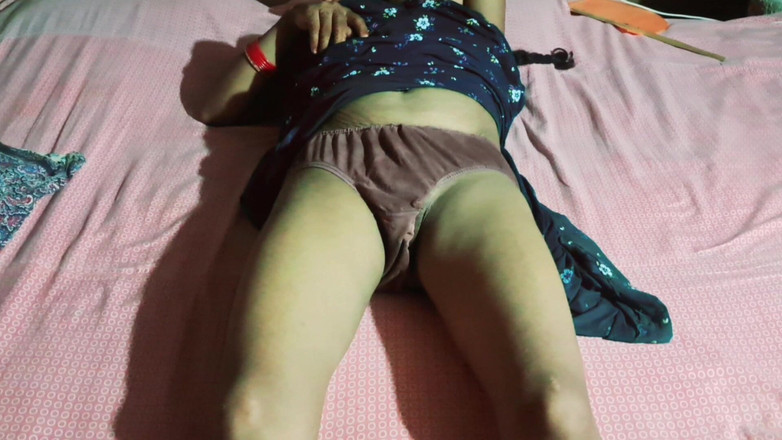 Trilokinath: India puta del pueblo chupando chicos polla hablando sexy