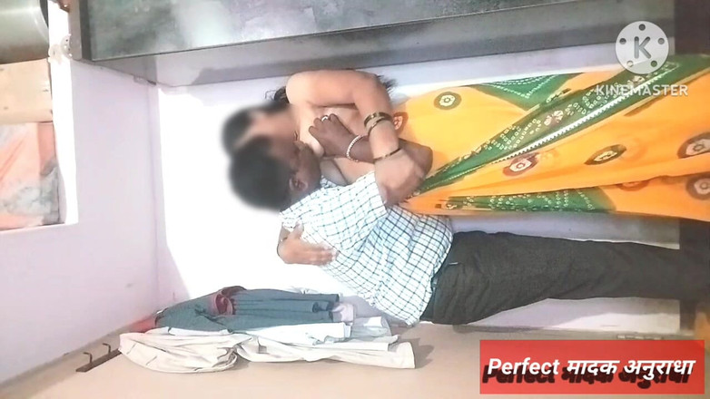 Hemant: Горячий и чувственный секс настоящей пары.Лизать ее вкусную киску, пока она не кончит