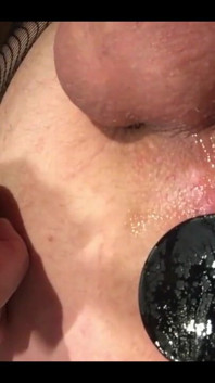 Buttplugs rausdrücken und viel klaffen