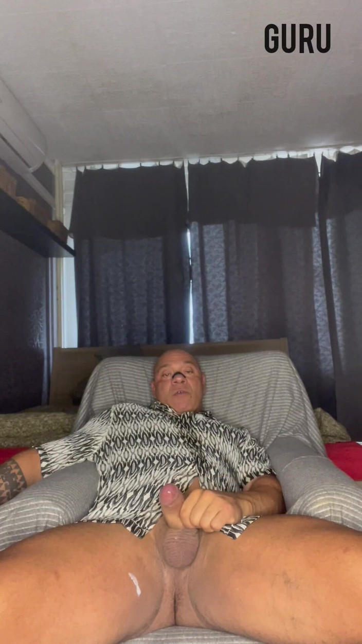 Mr. Guru: Mr Guru. Sexy Body Builder Wank at Home