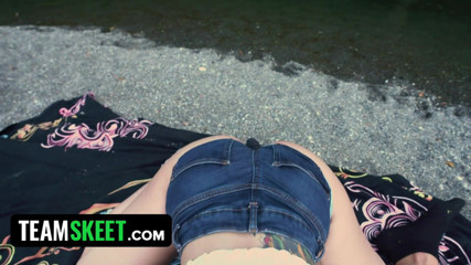 Team Skeet: Cute alt teen fucking her bf in the woods