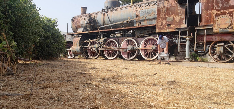 Mirko2589: Nude Near an Old Train