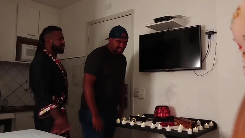 Nurseblack: Gentle Cuckold Took Wife to Have a Tantric Massage with...