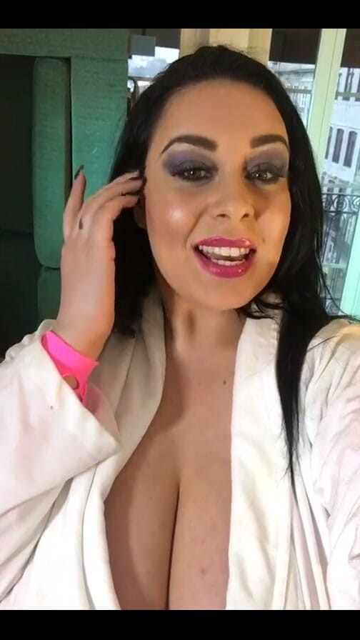 Anastasia Lux: Inilah video live story dari instagramku sebelum syuting