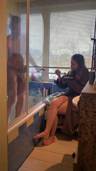 Douche met mij deel 2 - exclusieve privébeelden