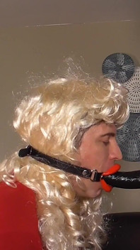 Reuzin lange godin mietje slaat overheersing!