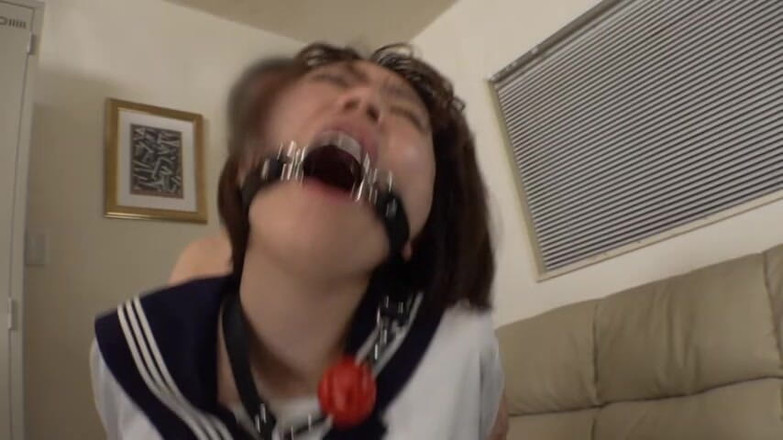 CherryBONBON: Neon Tokyo retas, en frisk kvinna från landet som driver...