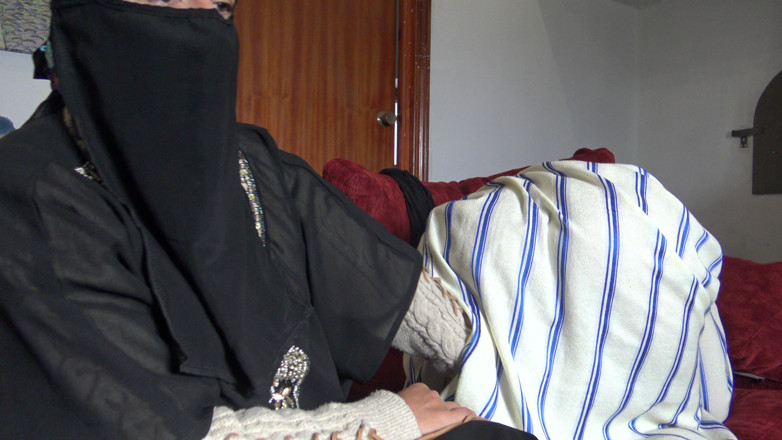 Souzan Halabi: La zia musulmana cattiva ama fare sesso anale con il...