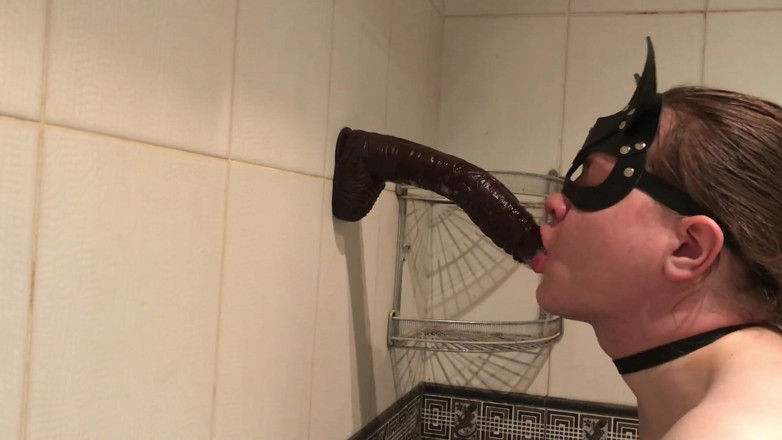 Elise Woods: Sissy dildo BJ a hluboké kouření