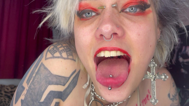 Glitterqueen1999: Mouth Tour Red Lipstick Goth Girl