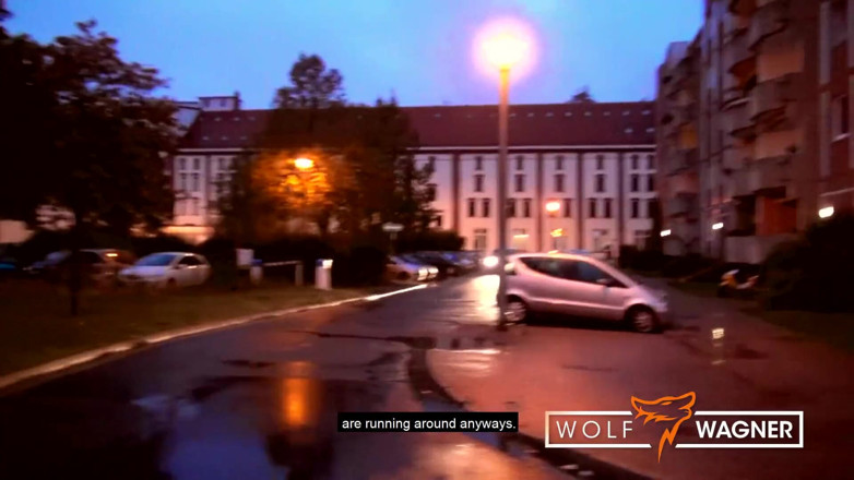 Wolf Wagner Com: Nettes teenie-küken scarlett scott trifft einen älteren typen auf der straße