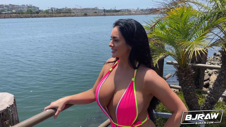 BJ Raw: Jessica Annelle lasă totul să stea pe afară