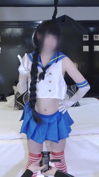 Permainan solo yang ghairah dalam cosplay berilhamkan Kitakami yang bergaya oleh wanita pejabat yang menawan Angle 2