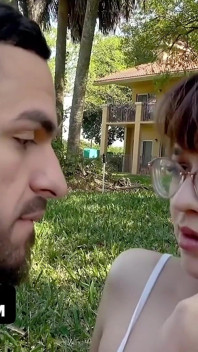 Sleazy Dude melarikan diri dari zon kawan dan creampies pepek muda berbulu - teamskeet