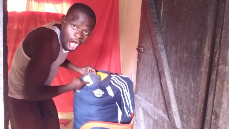 Moviesporn1: Kakek minta thailand muncrat pakai tas besar