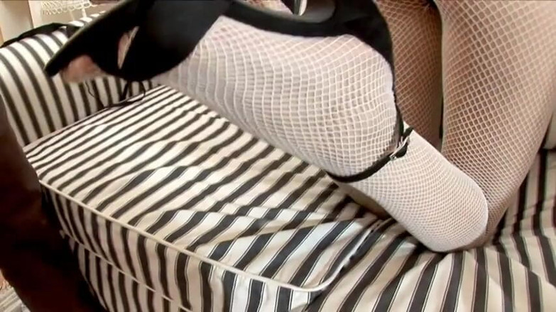 Porncentro: Horny guy pumps slut's pussy and gets his cock sucked