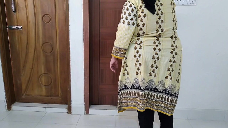 Aria Mia: 她的继子和大屁股deepali阿姨的丑闻