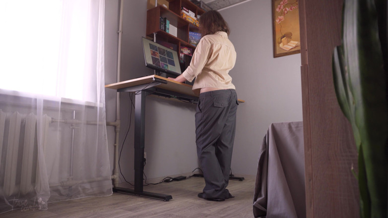 Teasecombo 4K: Broek van collega's vallen neer op het werk enf ramp