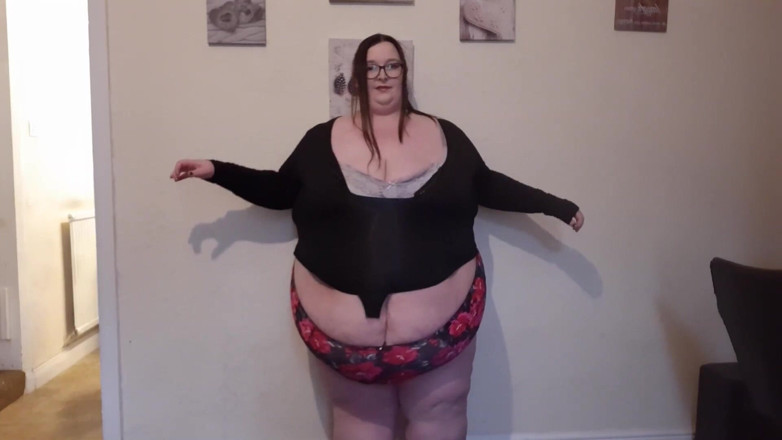 SSBBWLadyBrads: Ssbbw vernietigt en scheurt lichaamspak - 7XL
