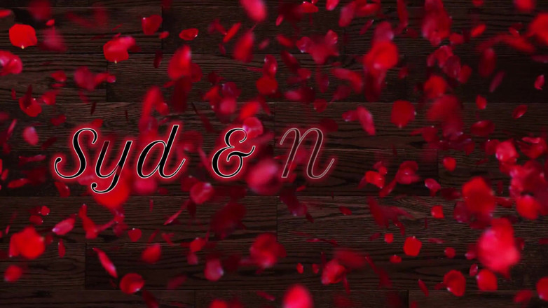 Syd_dnansy: Aku lagi asik nyepong kontol sambil dientot pantatku pakai gabus