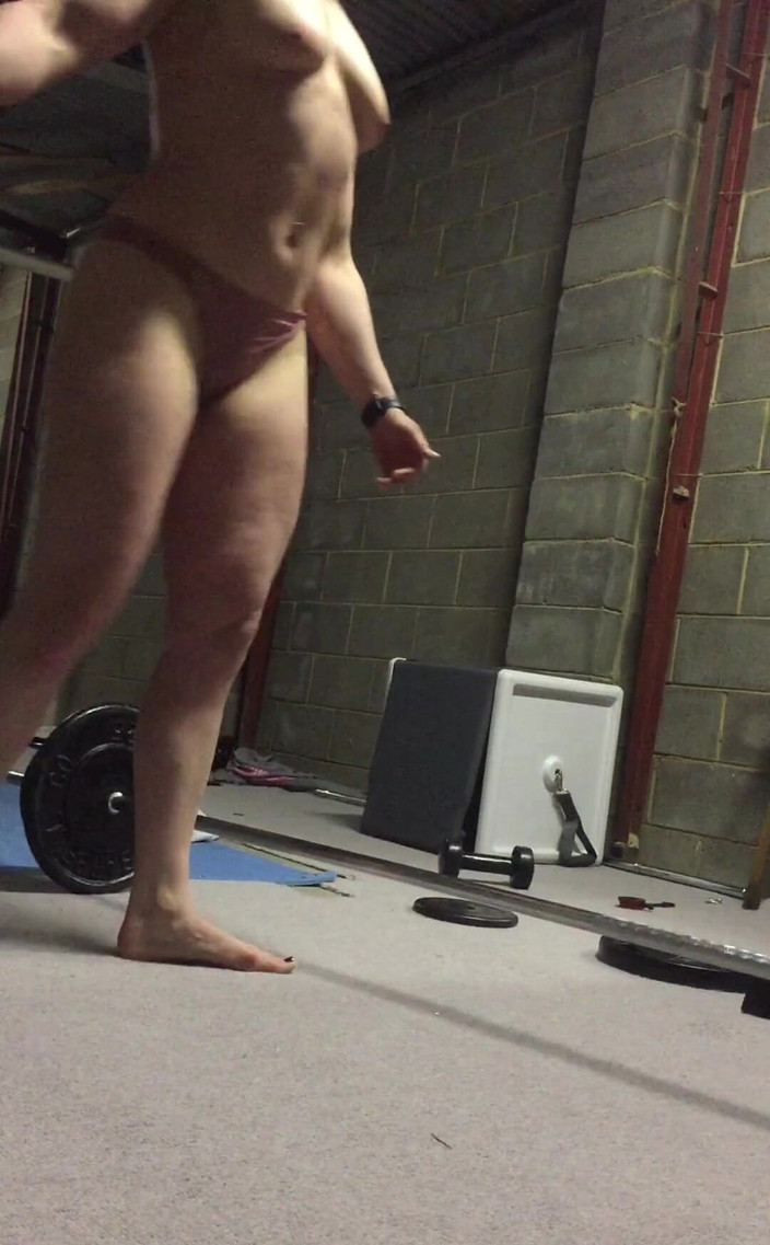 Michellexm: Ragazza di allenamento e il suo culo muscolare duro - parte 16