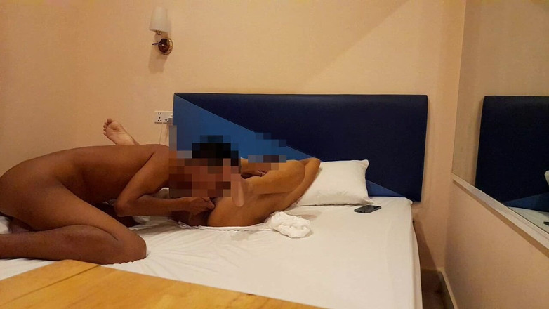 House wife: Fingger en su coño mojado creampie duro mi chica amiga