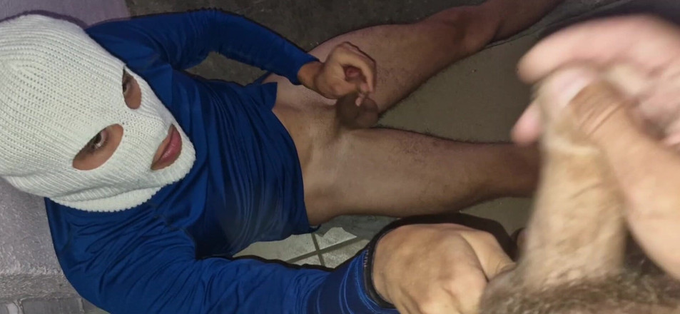 ArchiRusik: Muie sexy twink, futai, pule mari și o mulțime de spermă...