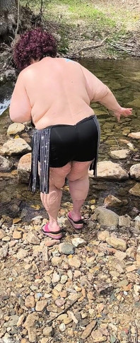 Tams nieznajomy ogląda czy ta dzika laska sika?