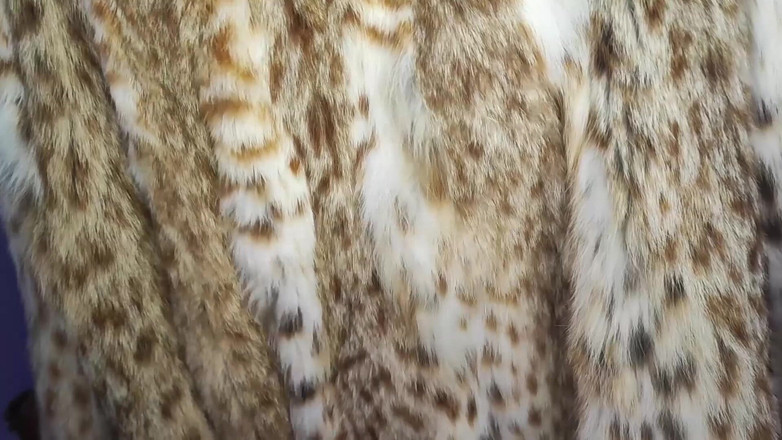 Princess18_: Cowok ini ngajarin fur coat dan dientot habis-habisan