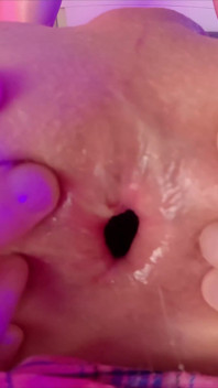 Pig's anal - pov(देखने का बिंदु) नकली लंड बांधकर गांड चुदाई और बहिन गोरे लड़के की गांड चौड़ी करना