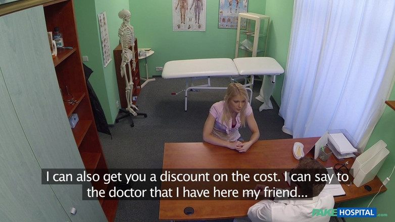 Fake Hospital: Fake Hospital - Loira curvilínea com uma bunda borbulhante leva oferta...