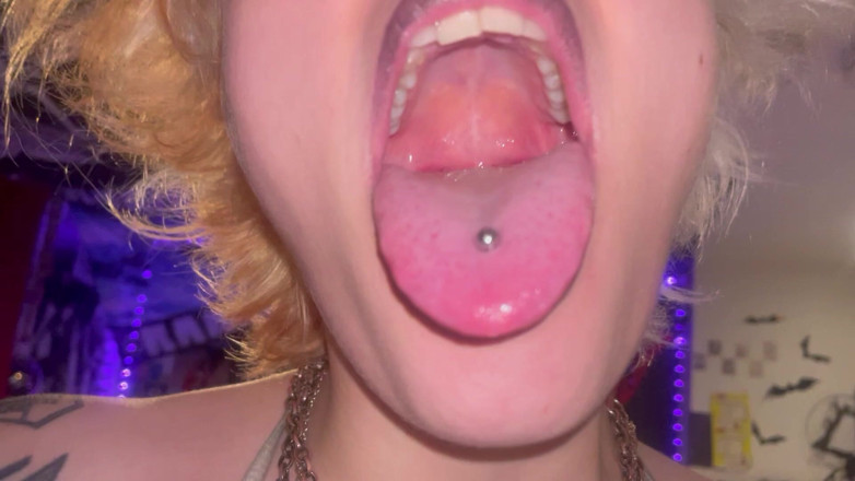 Glitterqueen1999: Tour della bocca Della ragazza gotica uvula tonsille denti lingua