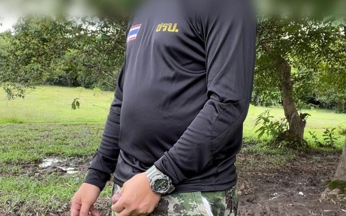 Hiroshi_cr: Un soldat în armată masturbare și spermă