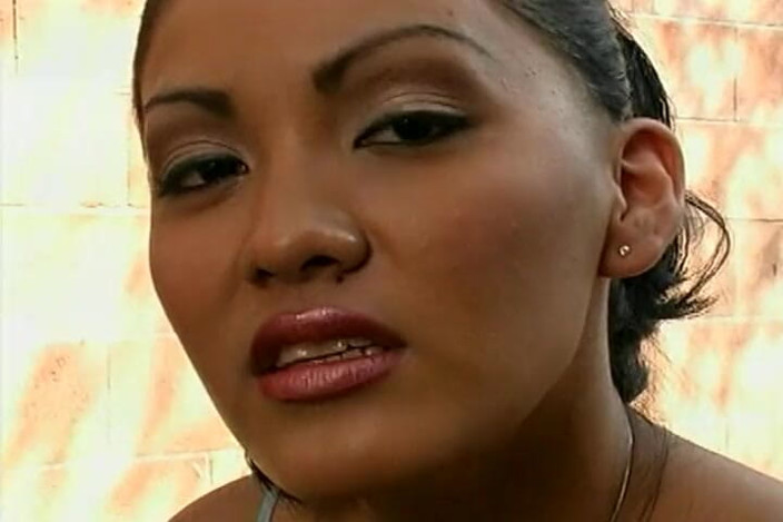 Princess Nikki's Controlled Handjobs & Blowjobs: Chica muy atractiva le gusta tener semen en sus tetas