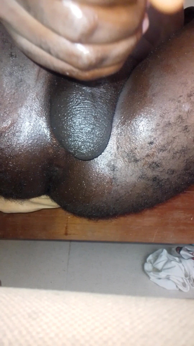 Oiled Butt (Mr blackcleat)