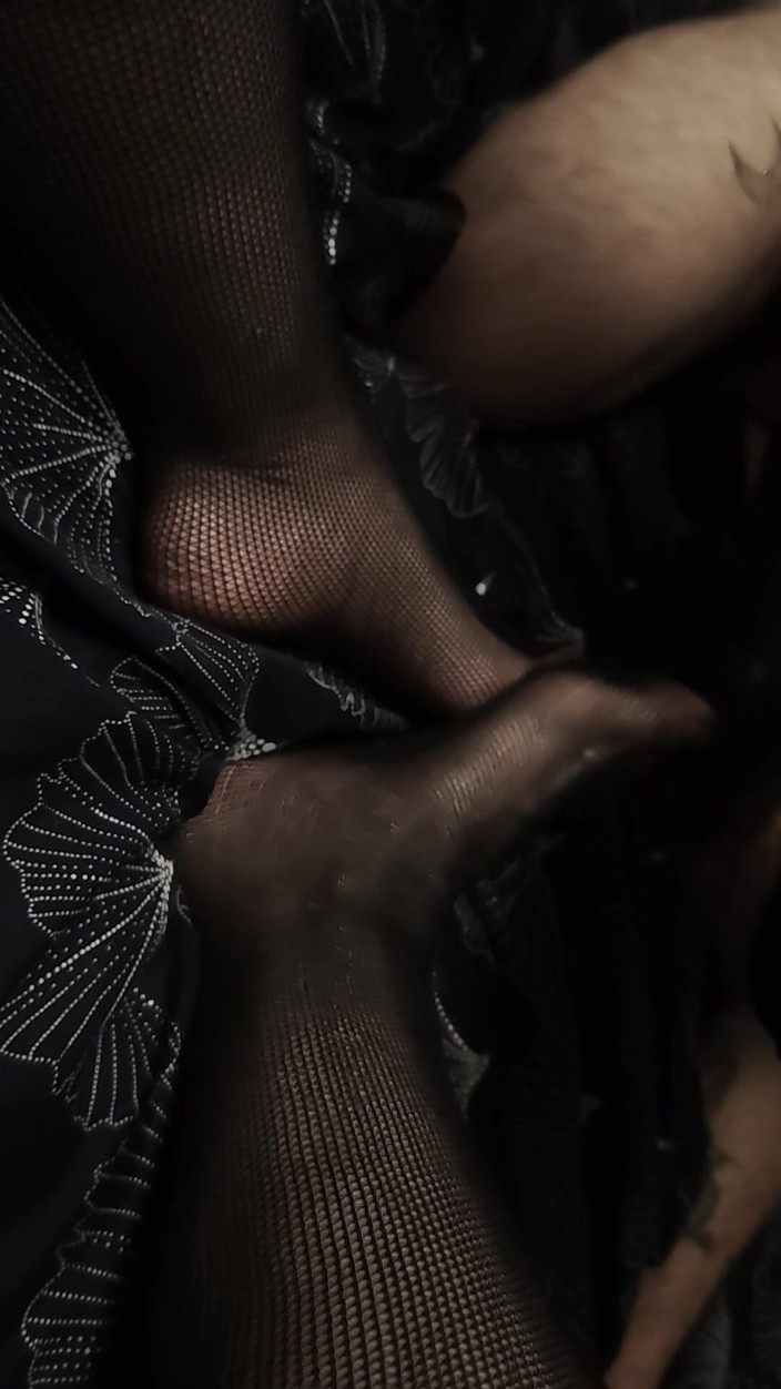 Mariafemdom87: Tail Massage with My Shoes