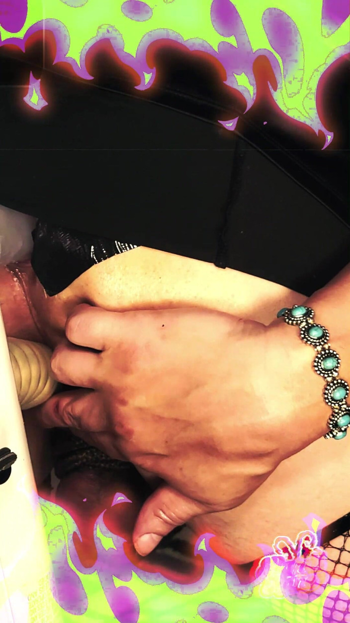 kandiKane: Kandi Kane Probes Her Ass Pipe