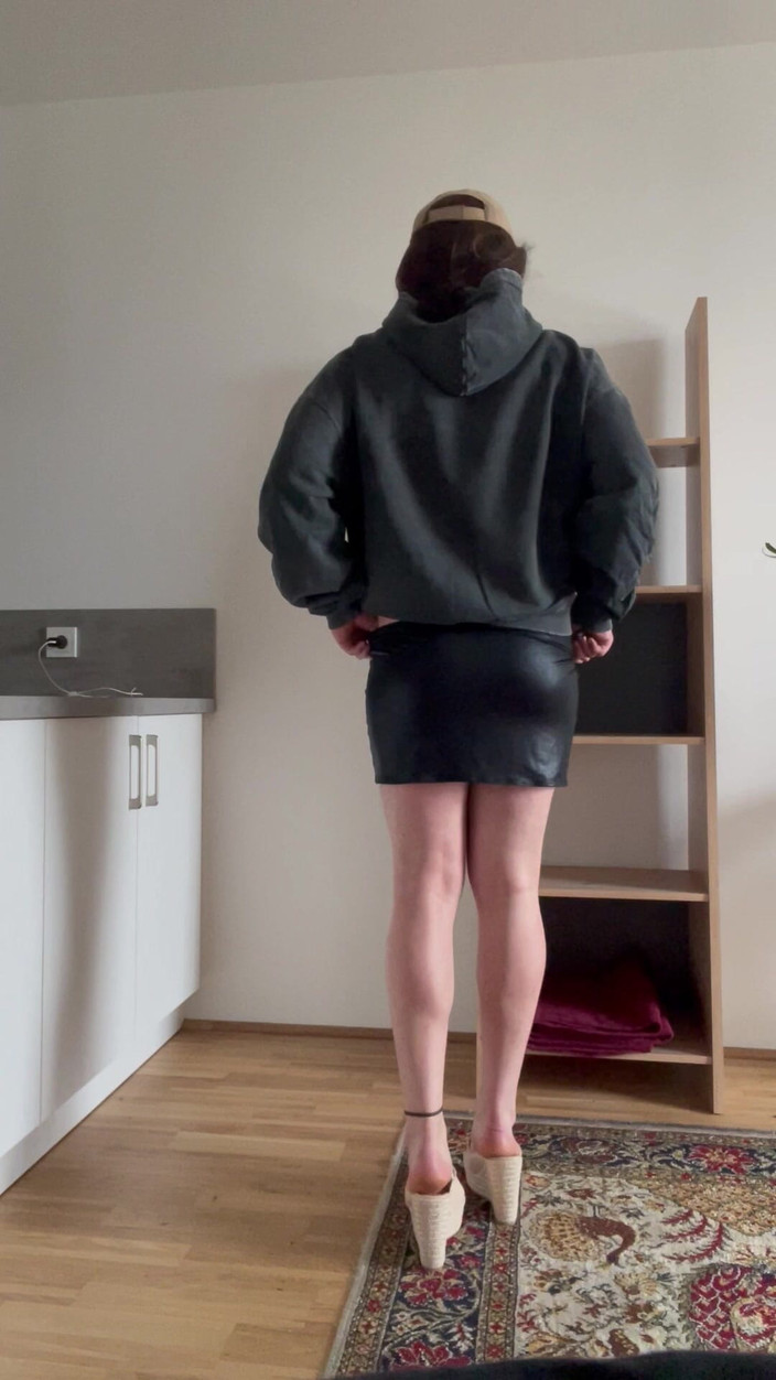 femboysoft: Femboy Crossdresser Naken Striptease
