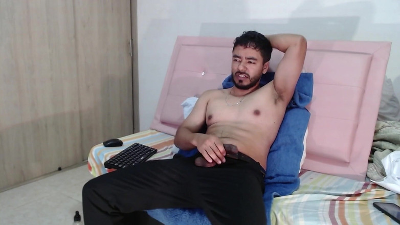 Tommhot: Papai se masturba e goza depois de chegar em casa...