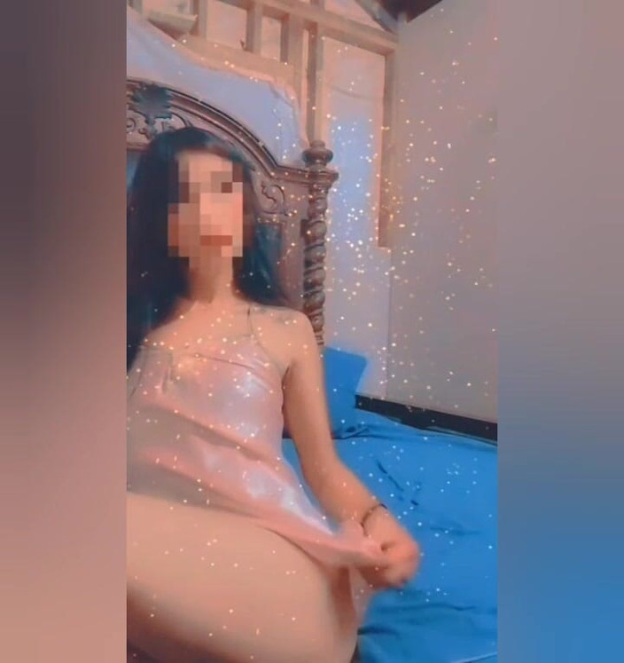 Axel R: 내 여친이 딜도를 후장 따먹어