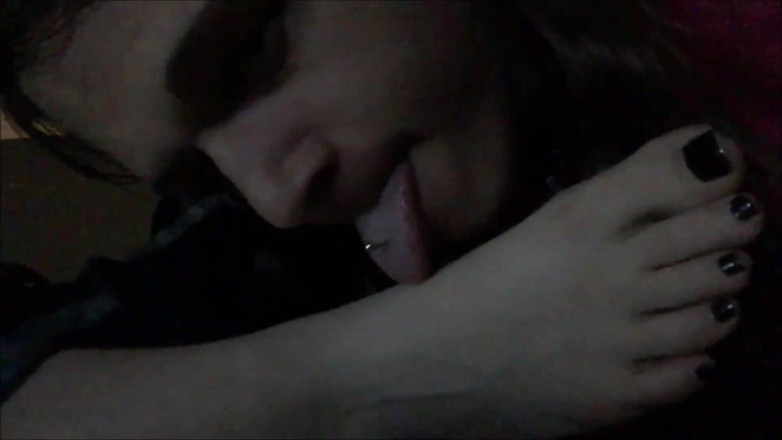Sadee Rain: Toe fucking hot wife toes &amp; cumming all over them