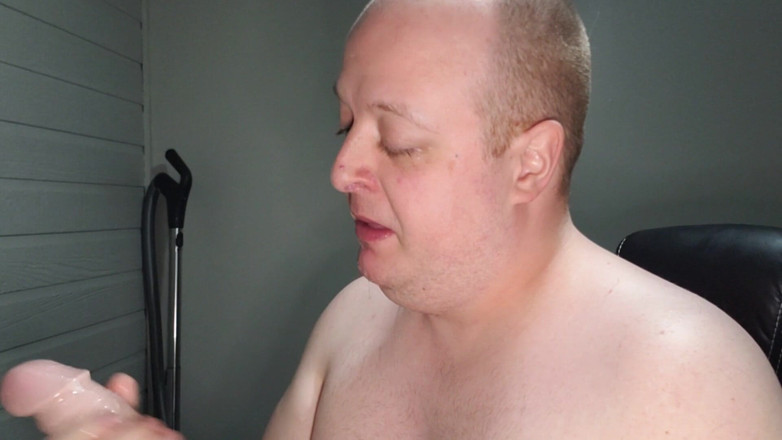 Charlieboy69: Deepthroat šukání do pusy Obrovský král Dildo s pérem