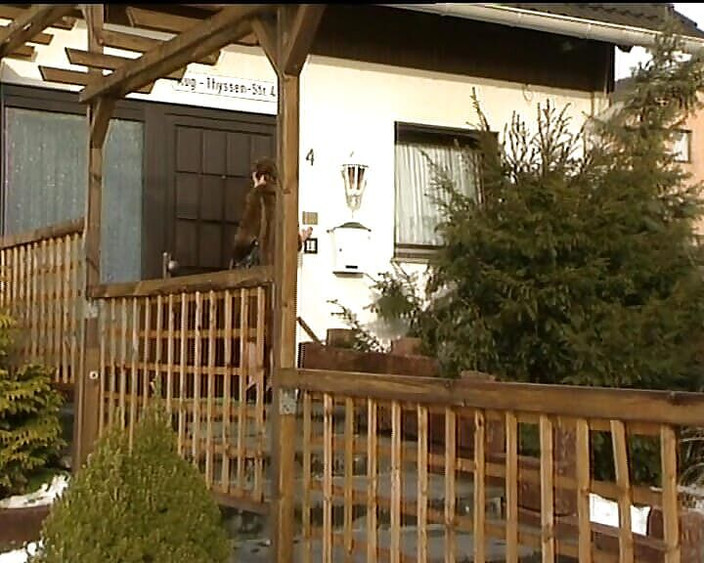 Deutsche XXX Filme: 两个杰出的德国女士被厚厚的屌屌干